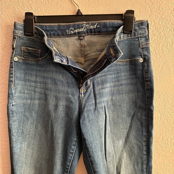 Universal Thread Women's Blue Distressed Jeans 6 - Picture 7 of 15